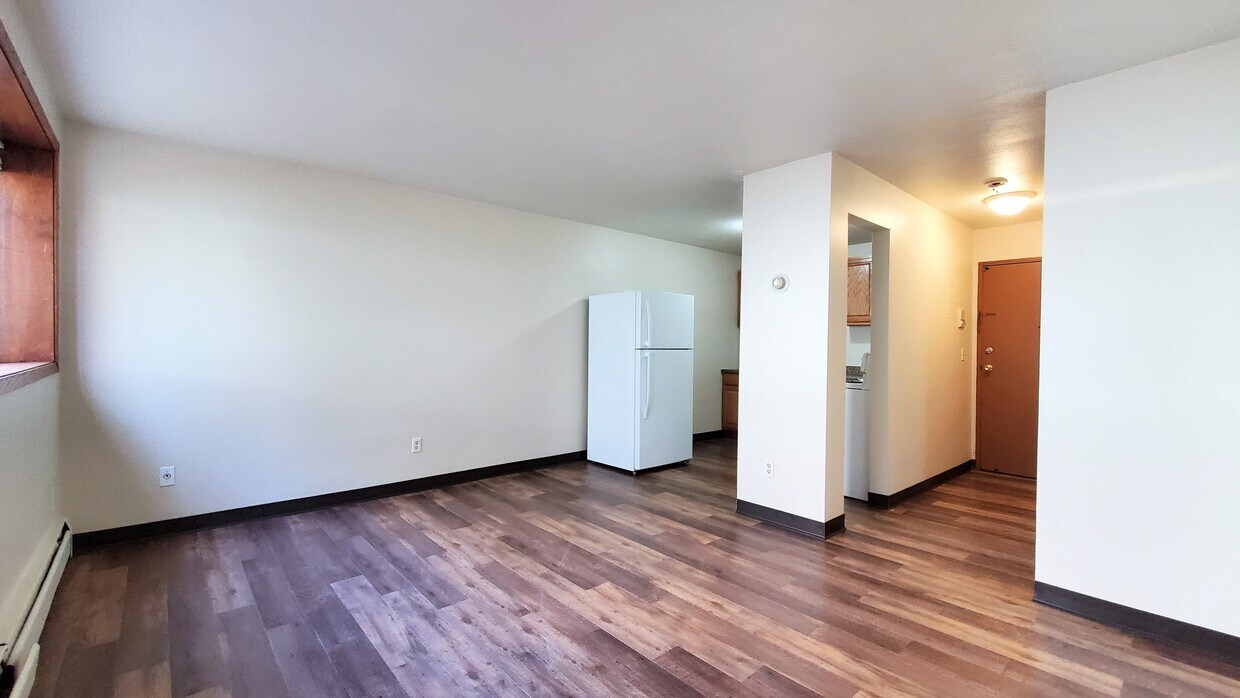 Primary Photo - 1108 8th St SE