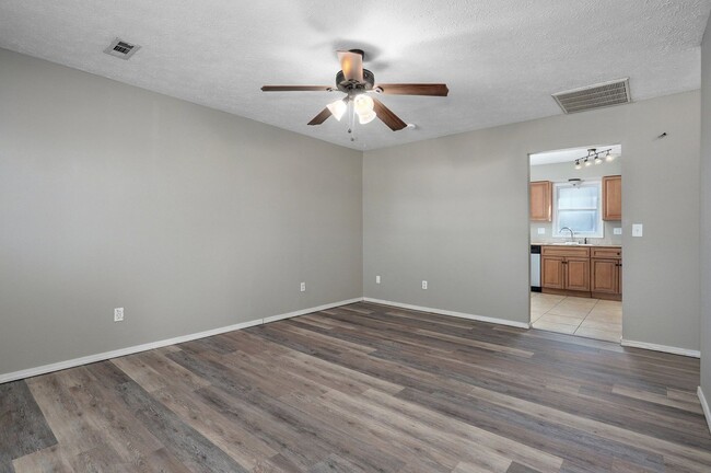 Foto del edificio - Updated 2 Bedroom Duplex in Republic, MO!