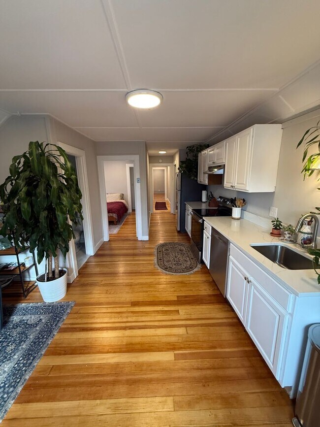 Building Photo - The Maplewood Three