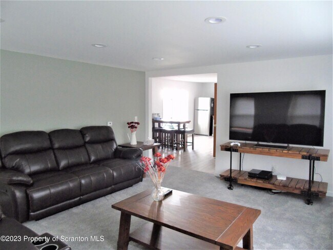 Foto del edificio - 571 Spring Hill Rd