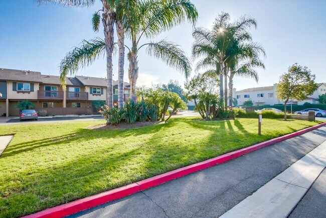 Building Photo - Beautiful 2 Story Townhouse with Prime Location!!