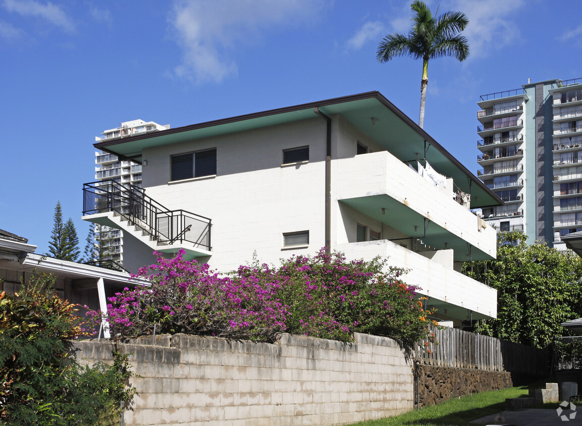 Building Photo - 1311 Victoria St