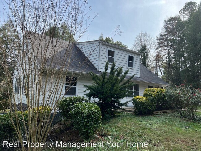 Building Photo - 6 br, 3 bath House - 869 Donaldson Rd