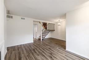 Building Photo - 6910 Hart Ln
