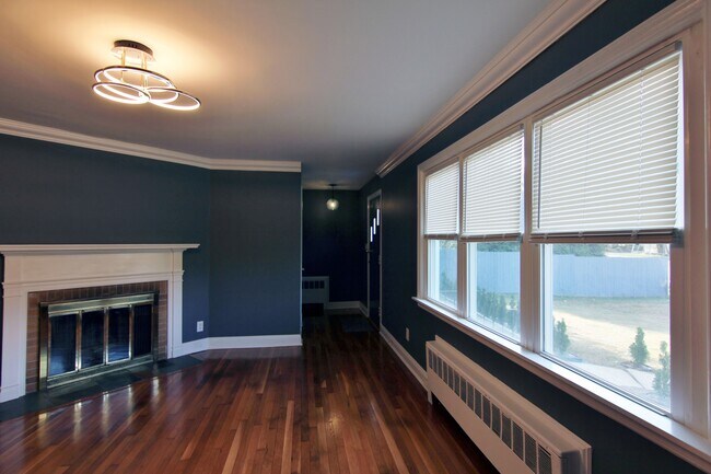 Foto del edificio - 663 High Ridge Rd