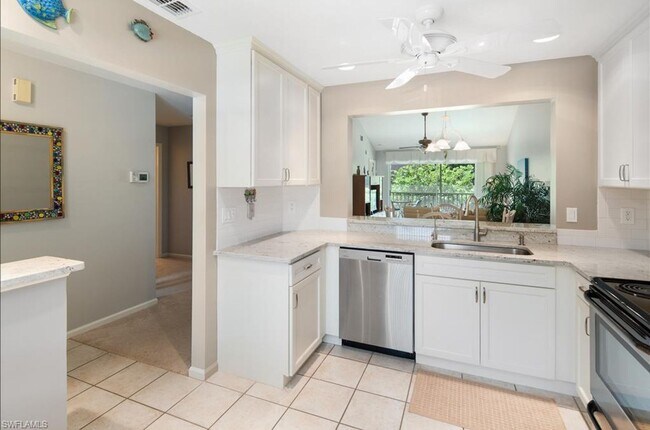 Foto del edificio - ANNUAL RENTAL - FURNISHED 2 BED / 2 BATH CONDO IN EDGEWOOD