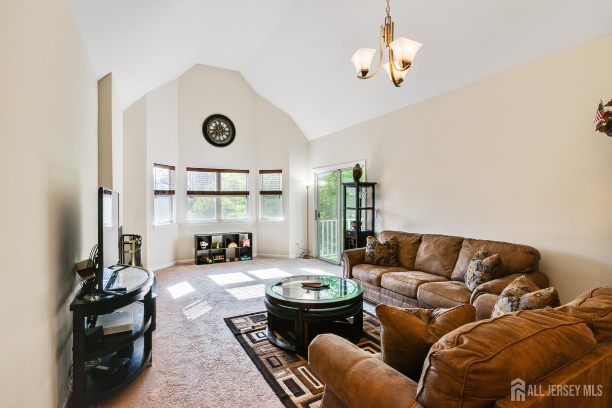 Foto principal - 28 Kensington Dr