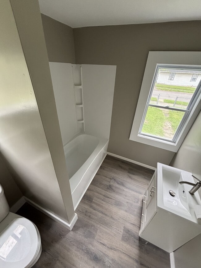 Foto del edificio - 604 McKinnie Ave