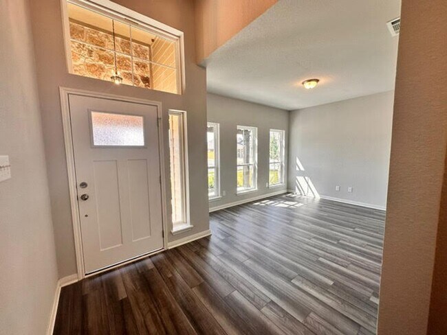 Foto del edificio - Nearly New 3-Bedroom Home in Hewitt, TX – Modern Living at Its Best