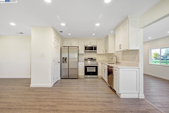 Foto del edificio - 1474 Heather Ln