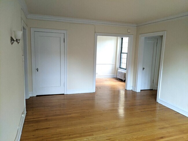 Foto del edificio - 904 Hinman Ave