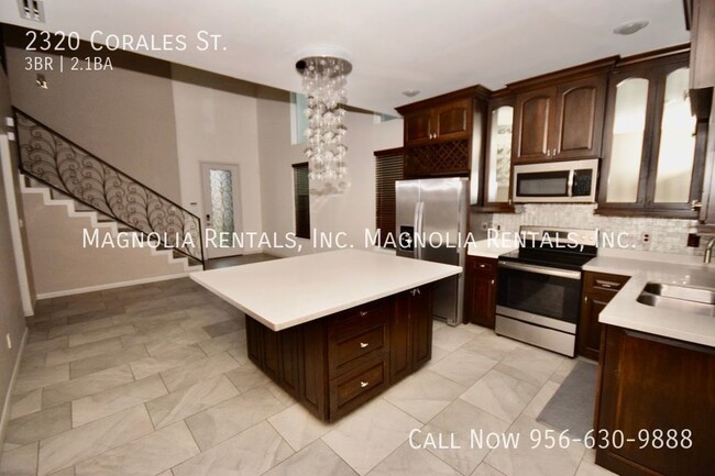 Foto del edificio - Amazing Townhouse on Shary Rd. for Rent