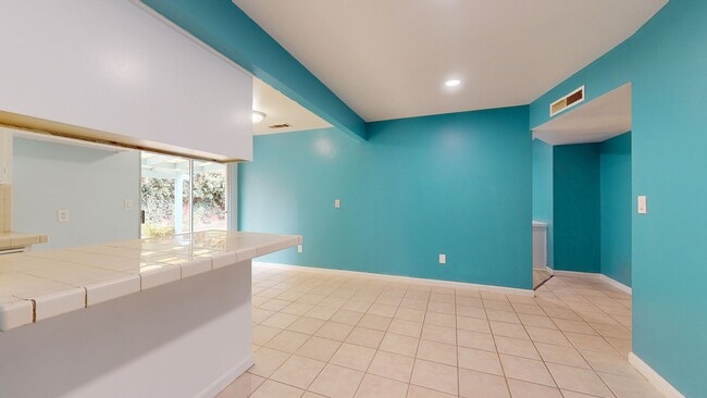 Building Photo - Rumble1617