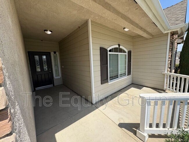 Foto del edificio - 6226 W Oak Ave