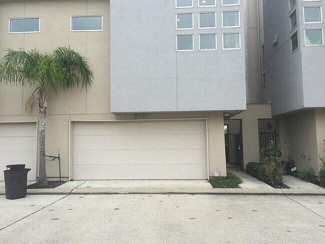 Building Photo - 2330 Sperber Ln