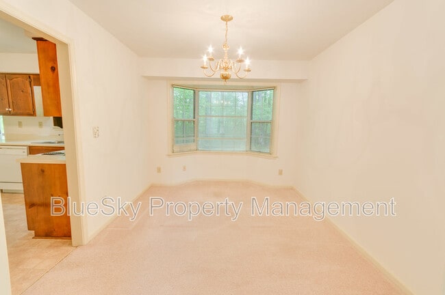 Foto del edificio - 2026 Heather Glen Rd