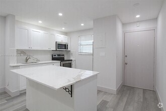 Building Photo - 17255 SW 95th Ave