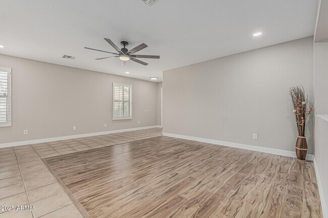 Building Photo - 3212 W Lucia Dr