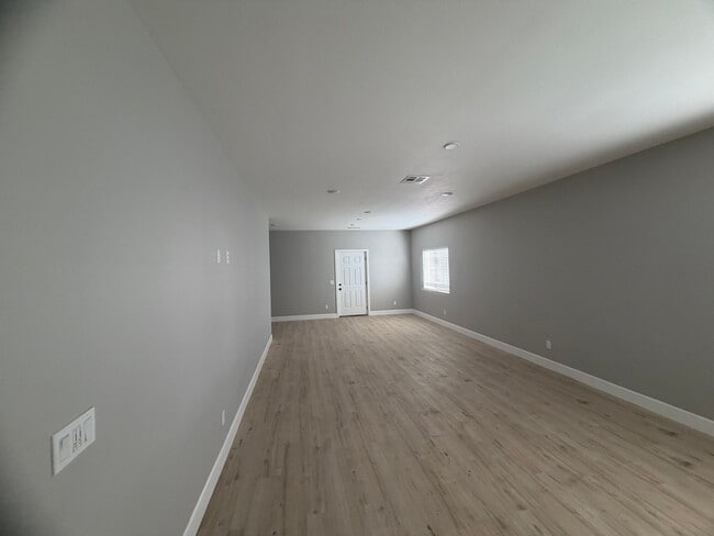 Building Photo - 1326 Malachite Ave