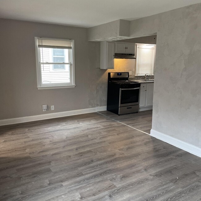 Building Photo - 4031 W Fairmount Ave