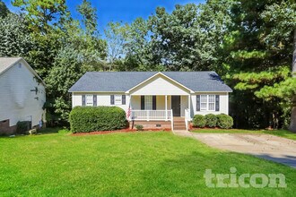 Building Photo - 3012 Brittany Dr