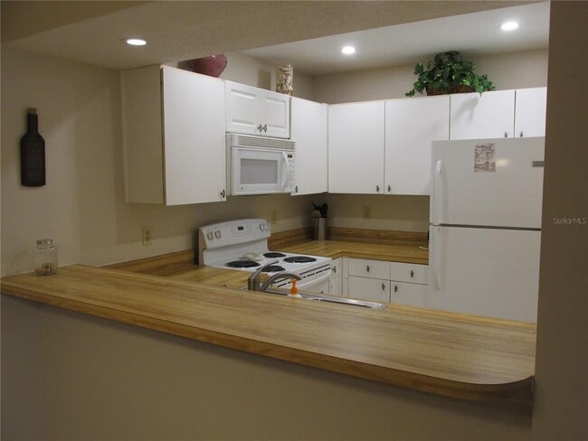 Building Photo - 622 Bird Bay Dr S