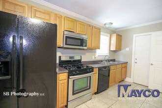 Building Photo - 656 Kirby Pl