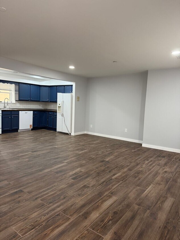 Foto principal - For Rent – 2 Bedroom, 1 Bathroom Apartment...