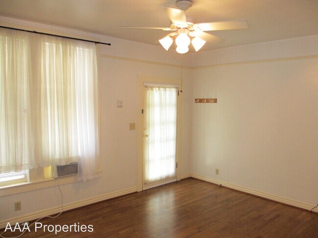 Foto del edificio - 419-421 Normal Ave