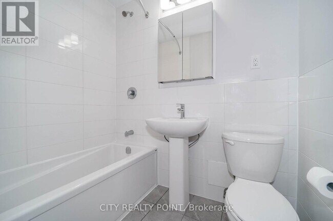 Photo du bâtiment - 1291 Bayview Ave