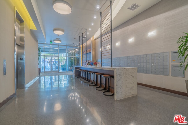 Foto del edificio - 3810 Wilshire Blvd