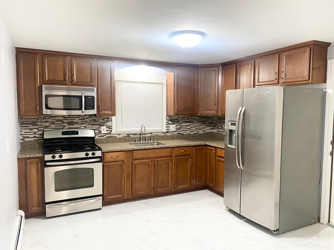 Building Photo - 317 Alexander Ave