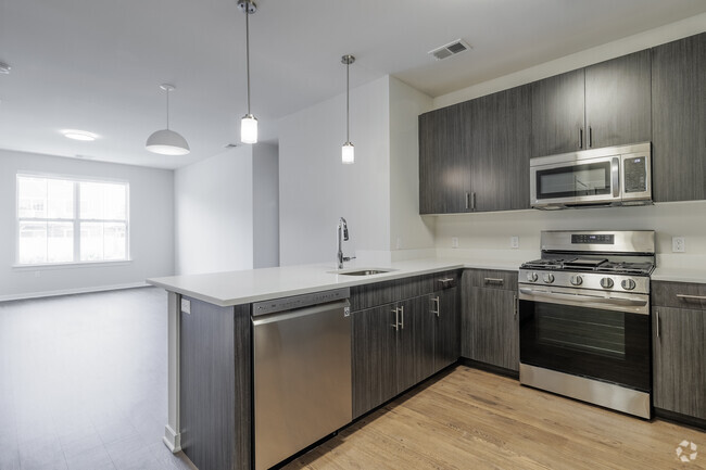 2BR, 2BA - 1,153SF - Kitchen - Molly Brook on Belmont