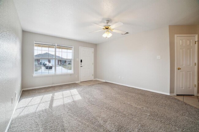 Building Photo - 319 Cedar Ridge Dr