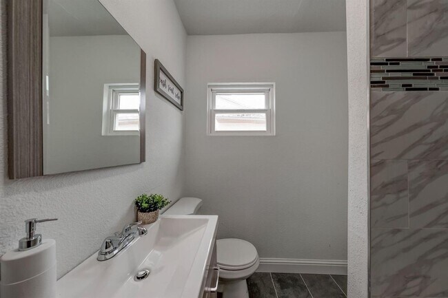 Foto del edificio - 3 br, 1.5 bath House - 4458 E Ball