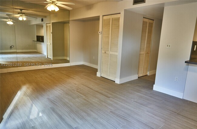 Foto del edificio - 10042 SW 77th Ct