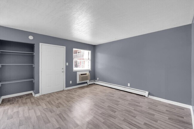 Foto del edificio - Spacious 1–3 Bedroom Apartments in South Louisville | Cedar Chase