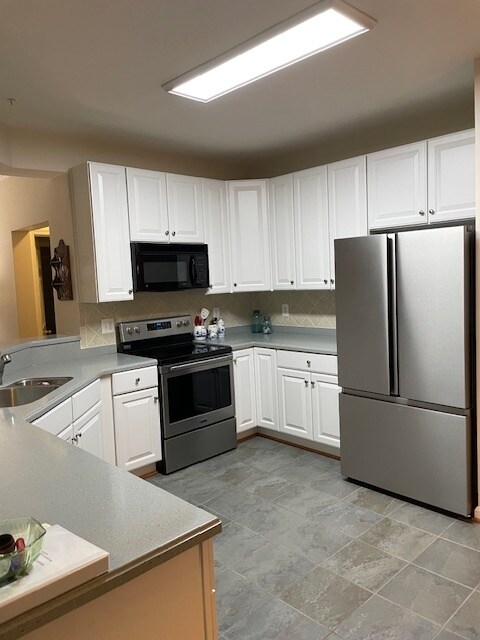 Building Photo - 700 Cattail Cv