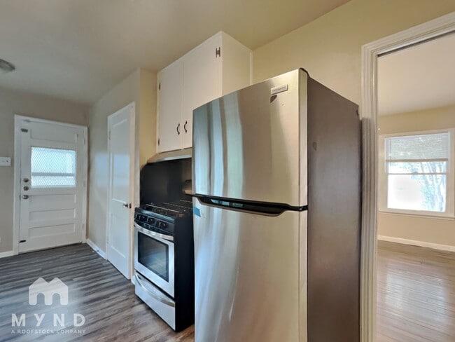 Foto del edificio - 206 Babcock Rd