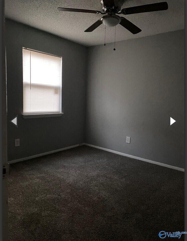 Foto del edificio - 3621 N Crestview Dr NW