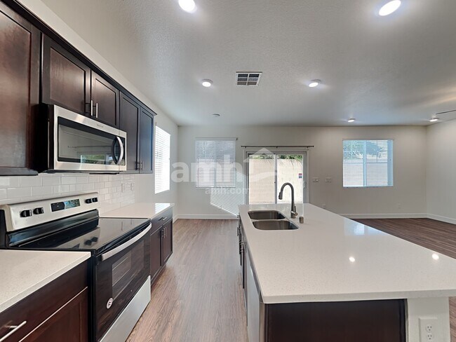 Building Photo - 1714 Viaggio Avenue