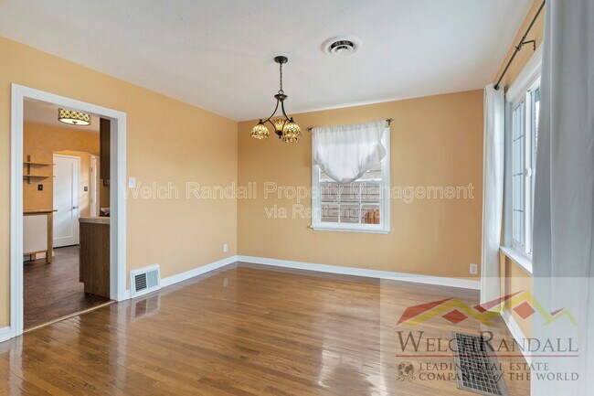 Building Photo - 2904 Van Buren Ave