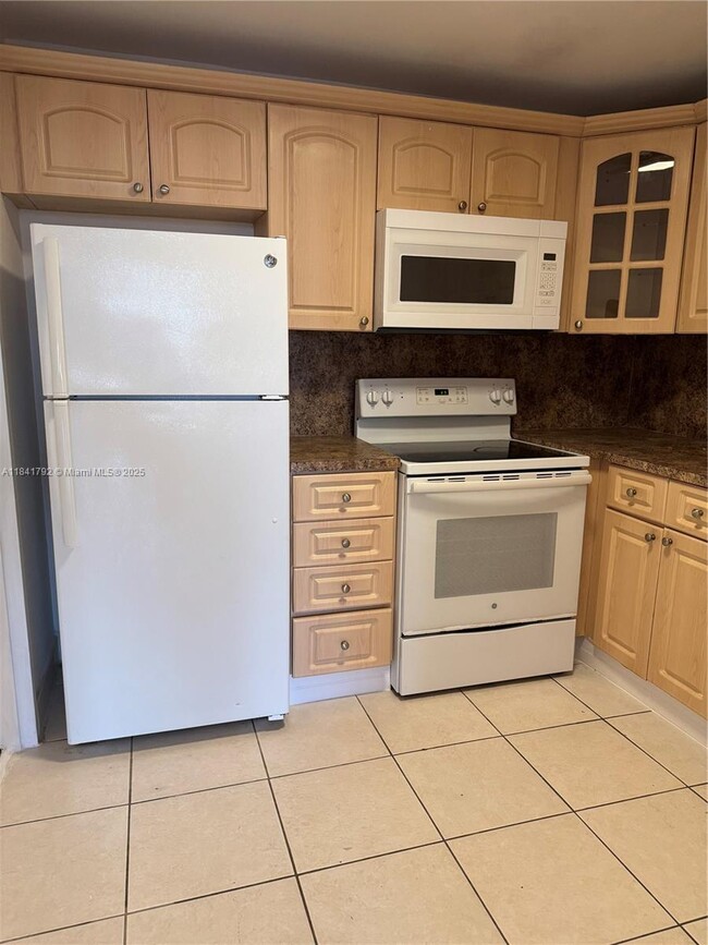 Foto del edificio - 2935 NE 163rd St