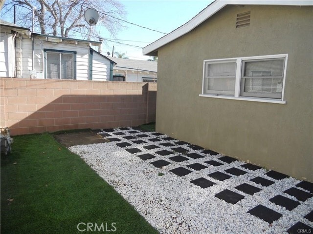 Building Photo - 216 Elmira Ave
