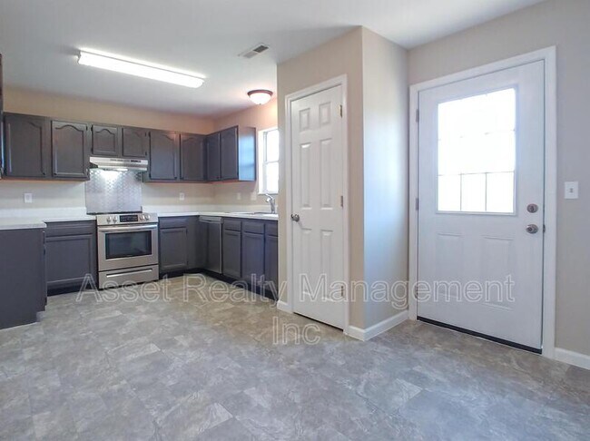 Foto del edificio - 3905 Hillside Terrace Ln
