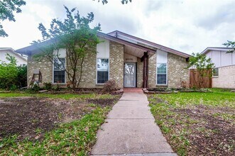 Building Photo - 1840 Paxton Dr