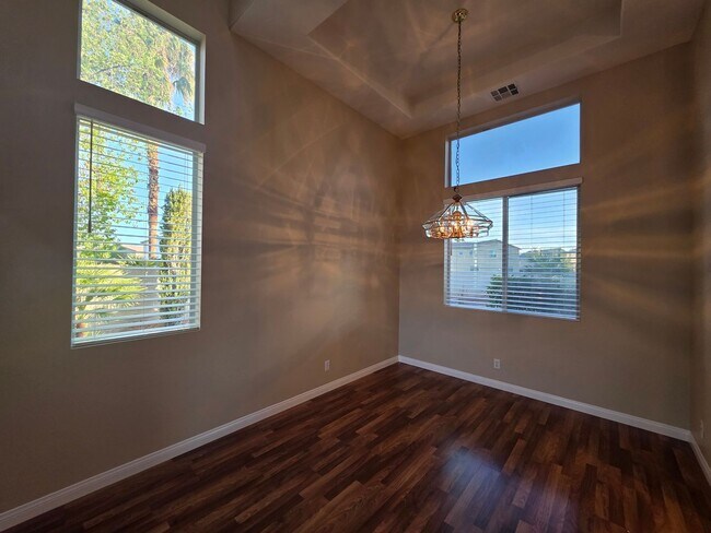 Foto del edificio - 748 Maccabe Ave