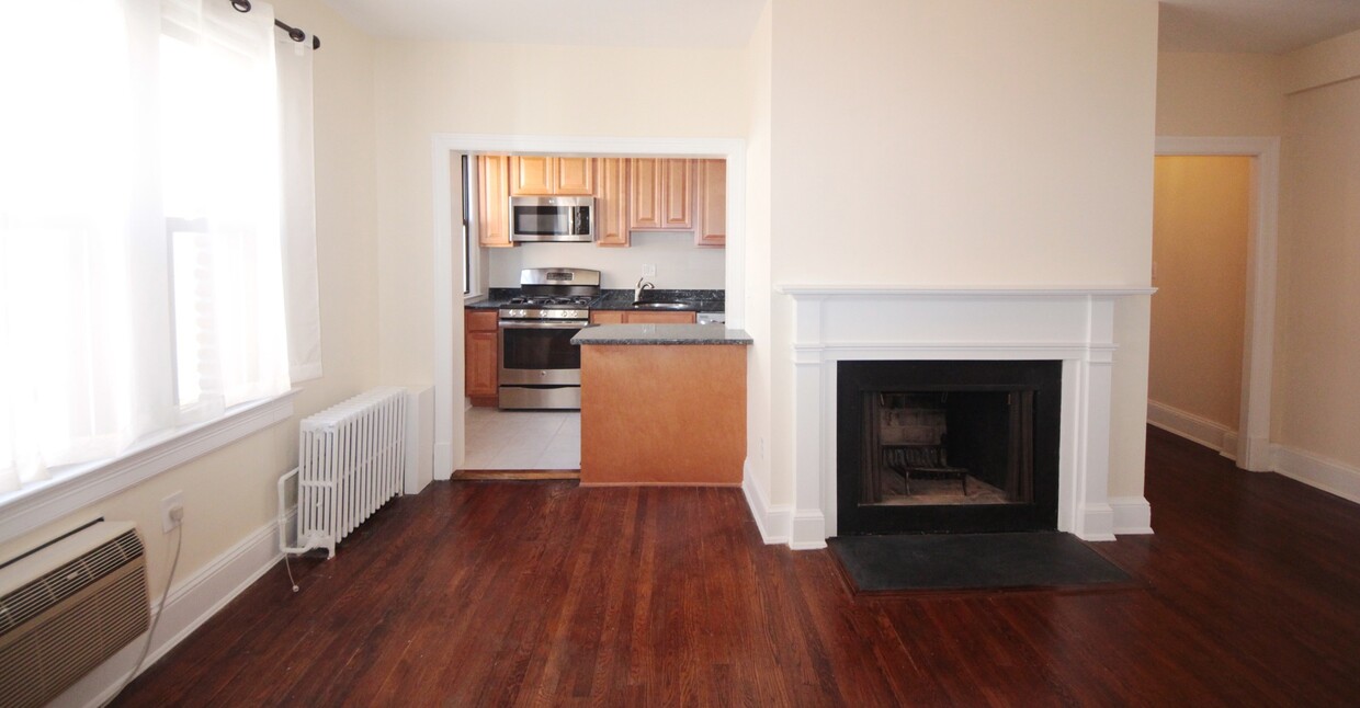 Primary Photo - Sun-filled 1BR Condo in Cleveland Park wit...