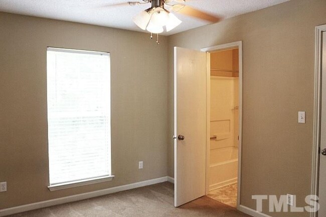 Foto del edificio - 1500 Graduate Ln