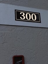 Building Photo - 300 Gardens Dr